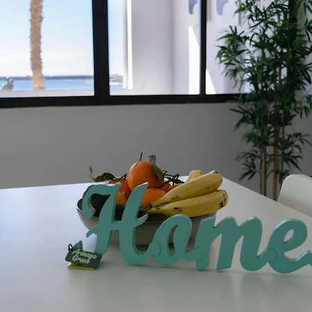 En Primera Linea De La Playa Apartment Arinaga