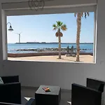 En Primera Linea De La Playa